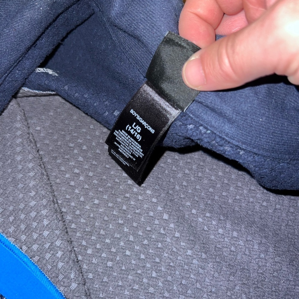 Boys size Large Northface raincoat - Picture 8 of 10